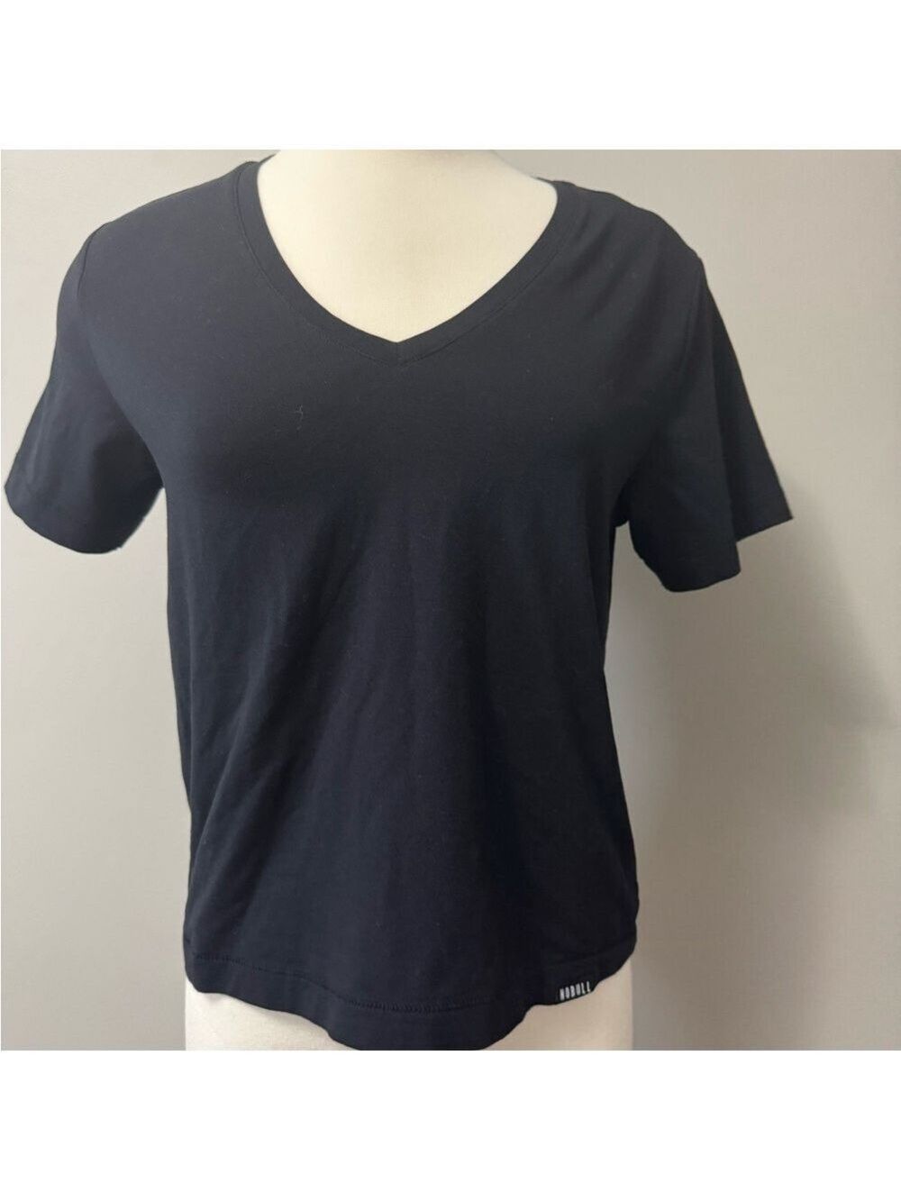 NOBULL Black  V-Neck Short Sleeve Tee Small